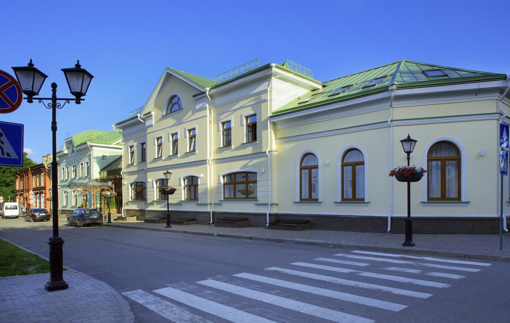 Dvor Podznoeva Glavniy Korpus Hotel Pskov Bagian luar foto